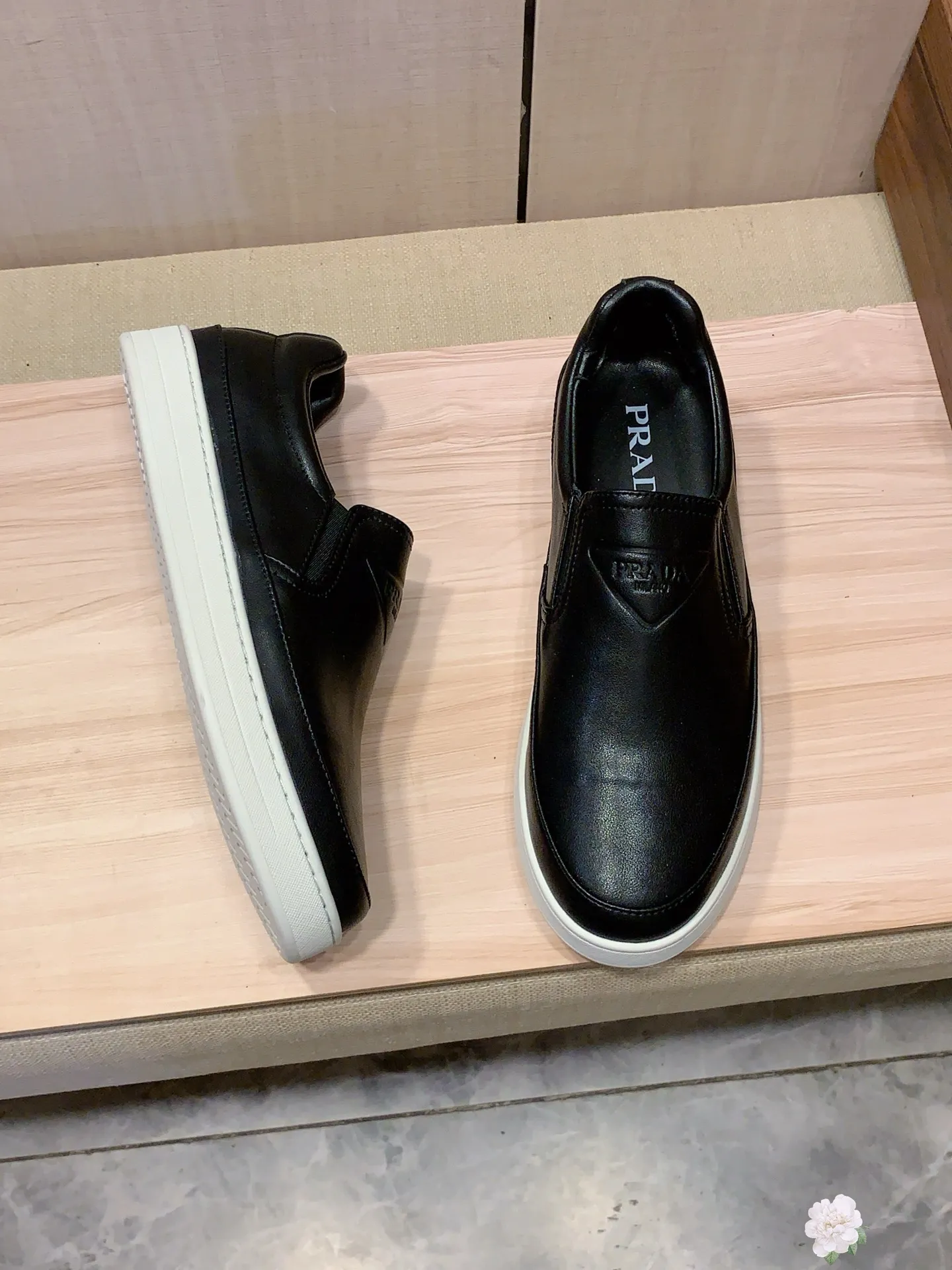 Men's Men's Shoes💰442💰💰🎩🎩[Lightning][Lightning] "PRADA*" The latest and most popular casual shoes, top brand [seduce] luxury ~ purchasing agency, top quality ~. [Strong] The upper is made of imported breathable cowhide with material ➕ breathable sheepskin feet (•) and fine workmanship. The original stylish and stylish soft rubber wear-resistant and non-slip outsole is light and comfortable on the feet. The real thing looks better when photographed. b66: code: 38-44, 4️⃣ colors selected